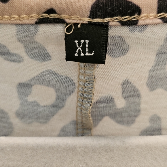 Nwot leopard print tunic - Picture 4 of 4
